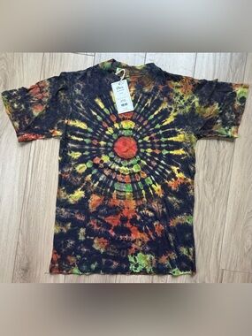 Rhea Made in Nepal Tie-Dye Spiral Tee Hand Dyed Sz S